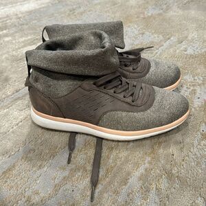 UGG AUSTRALIA Islay Sneaker Boot Gray Lace Up comfy shoes size 7 in EUC